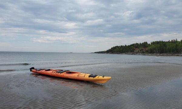 Atteindre la terre ferme : 4 précautions essentielles à prendre à l’approche du rivage