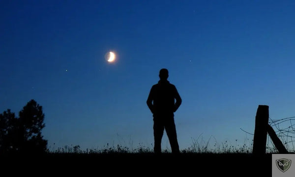 S’orienter avec la lune : 2 techniques simples pour trouver l’est et l’ouest de nuit