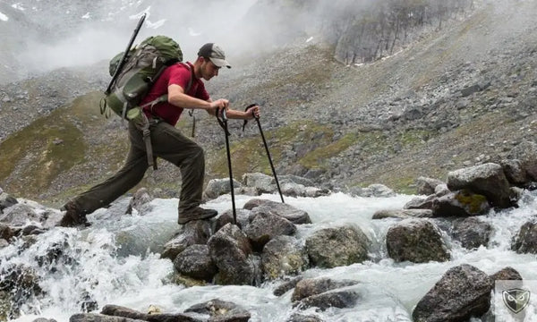 Traverser un cours d’eau : 3 techniques pour franchir l’obstacle sans danger
