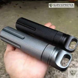 BIVOUAK™ Capsule étanche compacte en aluminium pour allumettes et objets essentiels couverture