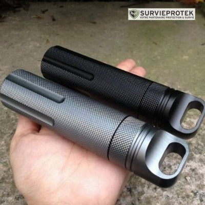BIVOUAK™ Capsule étanche compacte en aluminium pour allumettes et objets essentiels couverture